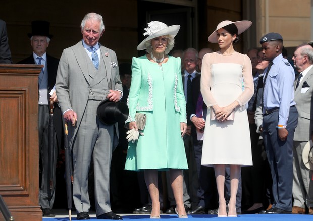 LONDON, ENGLAND - MAY 22: (L-R) Prince Charles, Prince of Wales, Camilla, Duchess of Cornwall and Meghan, Duchess of Sussex attend The Prince of Wales' 70th Birthday Patronage Celebration held at Buckingham Palace on May 22, 2018 in London, England. (Pho (Foto: Chris Jackson/Getty Images)